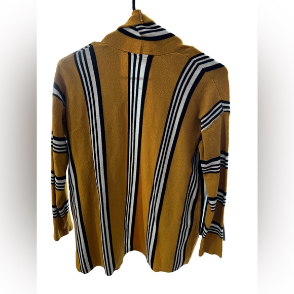 Style Rack Cardigan - Picture 3 of 4